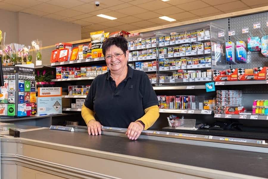 Mitarbeiterin Kasse EDEKA in Gräfenthal